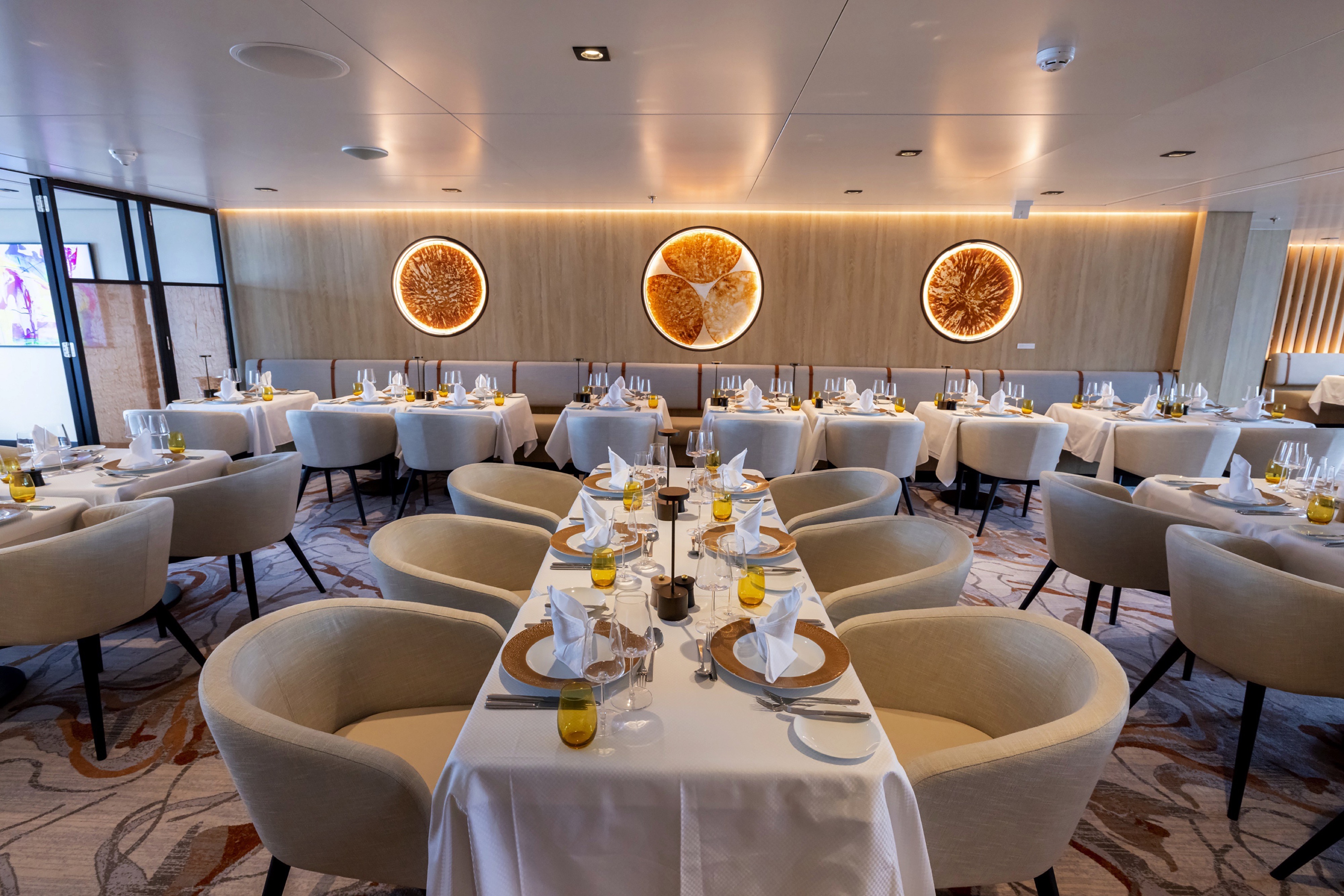 Swan Hellenic SH Vega SH Minerva Swan Restaurant 6.jpg